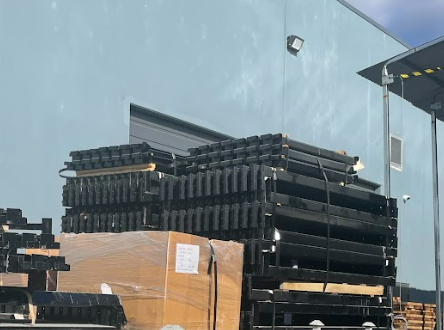 Used Beams: Redirack 08ft 3in(99in) long x 3.5in 3-Tab (Box) Black