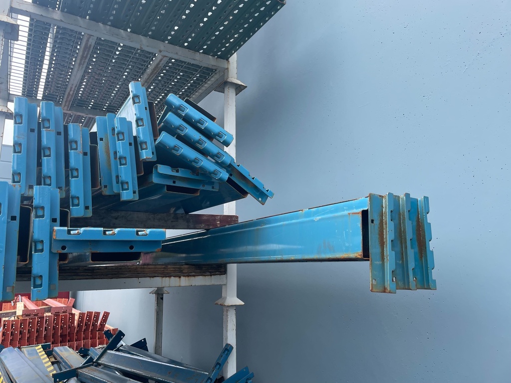 Used Beams: Mastorak 09ft (108in) long x 6.75in (Step) Blue 